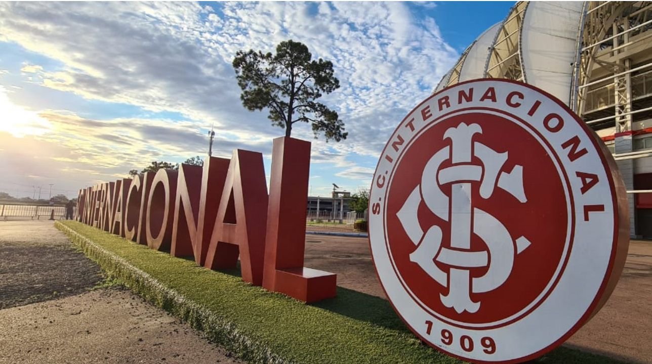 Letreiro do Sport Club Internacional na imagem do anúncio oficial da parceria com a Time Forte